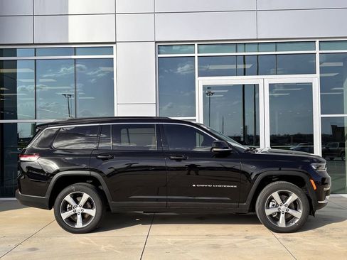 New 2025 Jeep Grand Cherokee L Limited RWD image 3
