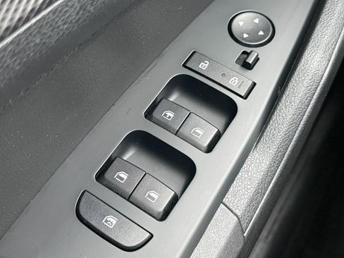 Certified 2025 Kia Sportage LX image 19