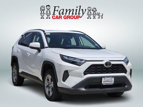 Used 2024 Toyota RAV4 XLE w/ Convenience Package FWD image 2