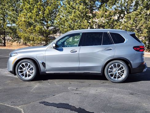 New 2026 BMW X5 xDrive50e AWD/4WD image 2