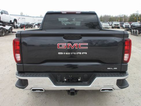New 2026 GMC Sierra 1500 SLE image 6