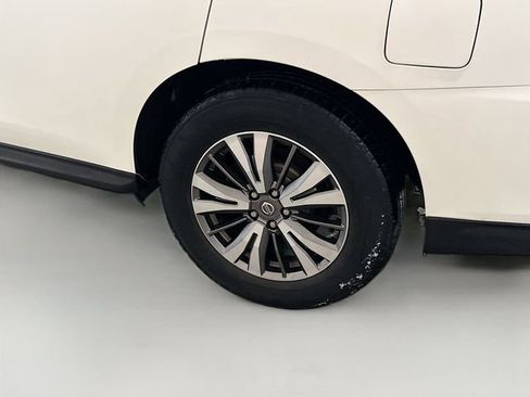 Used 2018 Nissan Pathfinder SV w/ SV Tech Package image 33