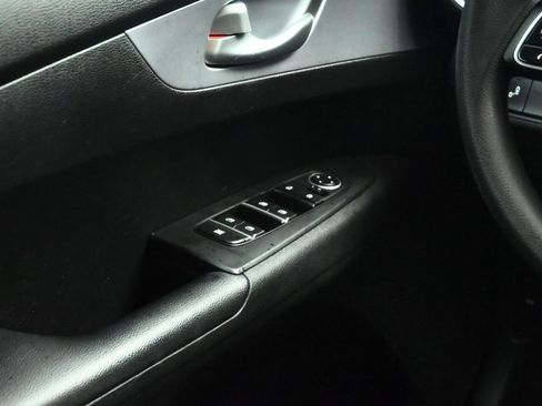 Used 2023 Kia Forte LXS w/ LXS Technology Package FWD image 41