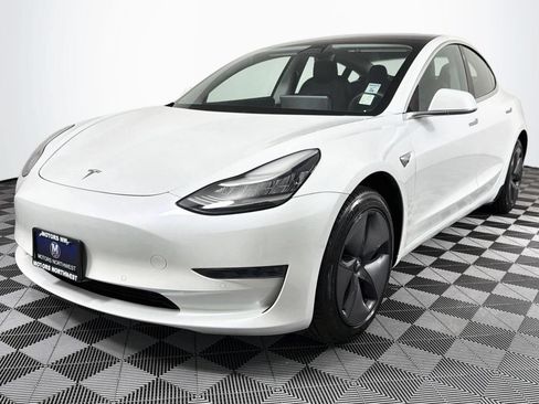 Used 2020 Tesla Model 3 Standard Range Plus RWD image 5
