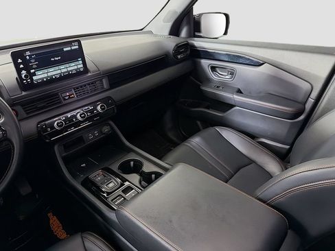 Used 2023 Honda Pilot TrailSport image 33