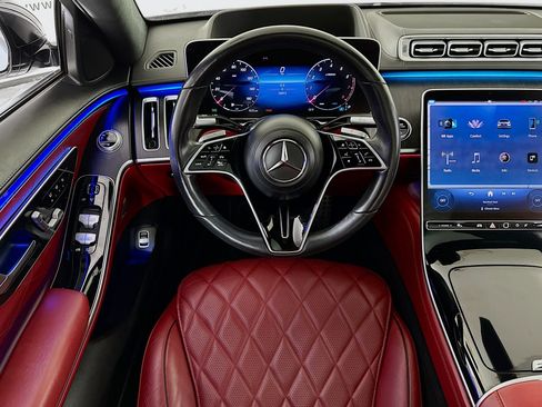 Used 2022 Mercedes-Benz S 580 4MATIC Sedan w/ AMG Line Package image 21