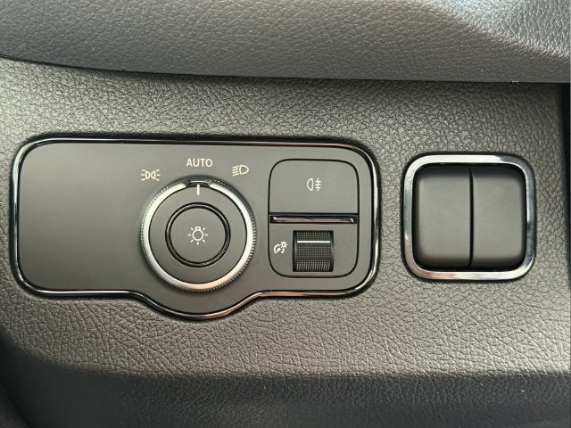 Used 2024 Mercedes-Benz Sprinter 2500 image 28