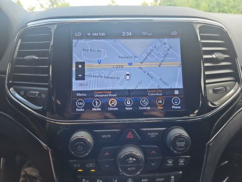 Used 2019 Jeep Grand Cherokee Trailhawk AWD/4WD image 20