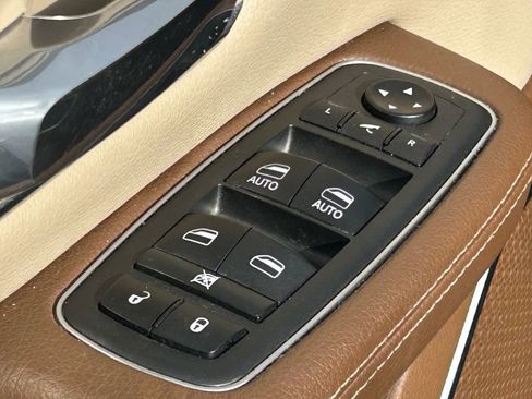 Used 2019 RAM 1500 Laramie image 29