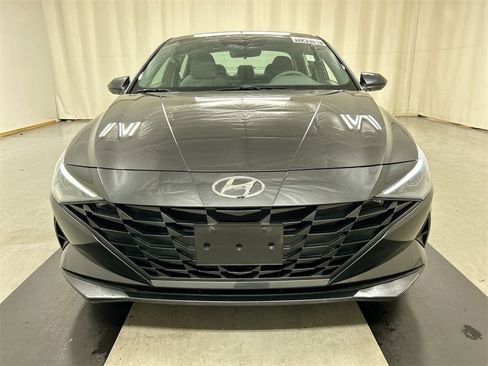 Used 2023 Hyundai Elantra SEL image 3