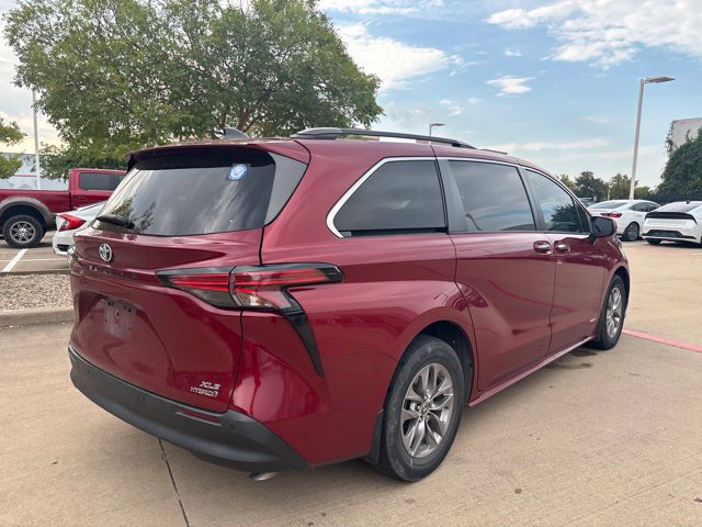 Used 2021 Toyota Sienna XLE FWD image 5
