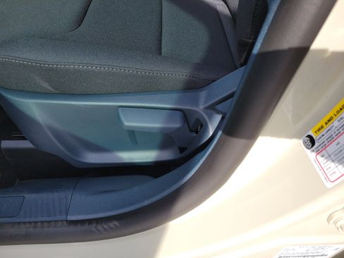 New 2025 Ford Maverick XL w/ Equipment Group 102A image 26