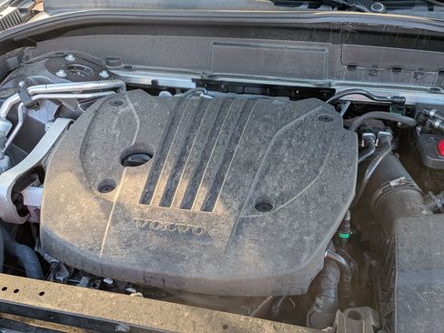 Used 2025 Volvo XC60 B5 Plus image 35