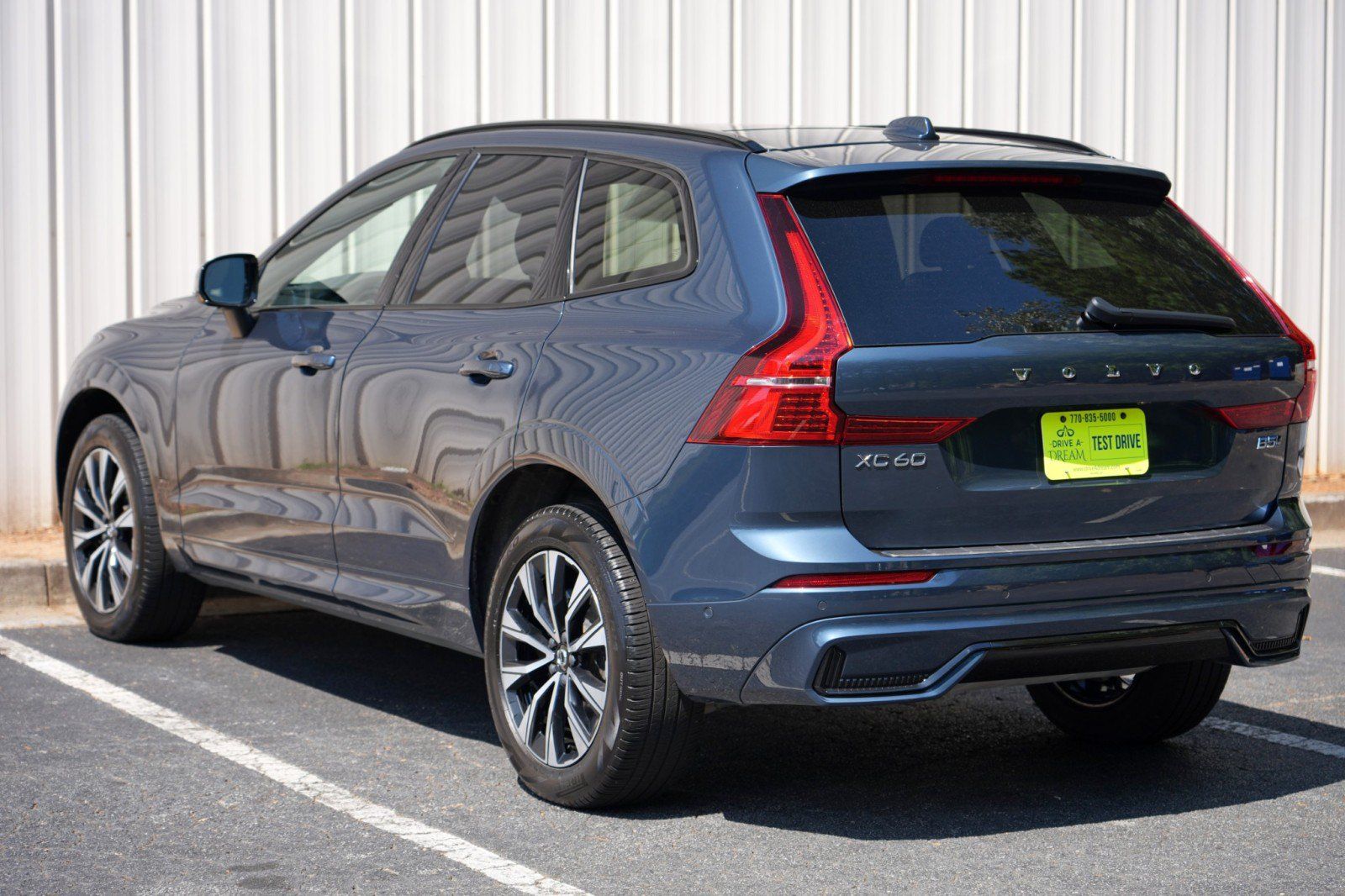 Used 2025 Volvo XC60 B5 Plus w/ Protection Package Premier AWD/4WD image 50