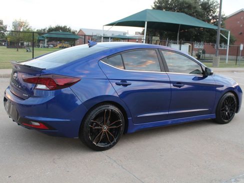 Used 2019 Hyundai Elantra Sport w/ Cargo Package image 9