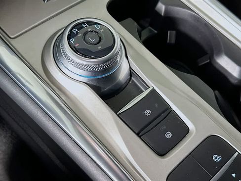 Certified 2022 Ford Explorer XLT w/ Equipment Group 202A image 19