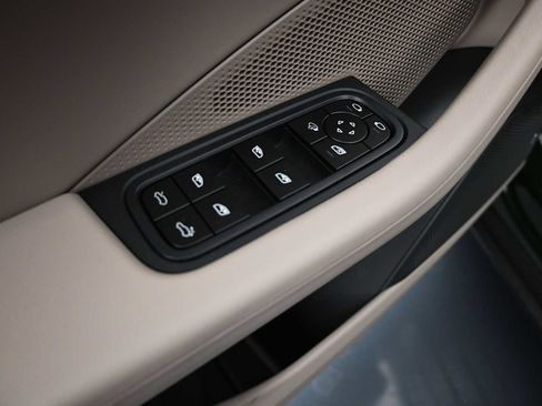 New 2026 Porsche Macan 4 Electric AWD/4WD image 15