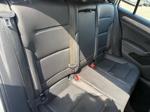 Used 2019 Volkswagen Golf Alltrack S image 8