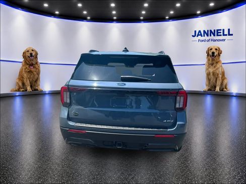 Used 2025 Ford Explorer ST-Line w/ ST-Line Street Pack AWD/4WD image 7
