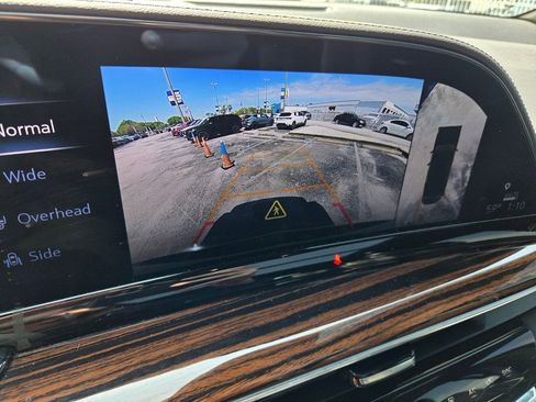 Used 2023 Cadillac Escalade Premium Luxury image 35
