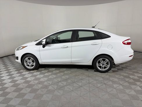 Certified 2019 Ford Fiesta SE w/ Cold Weather Package FWD image 4