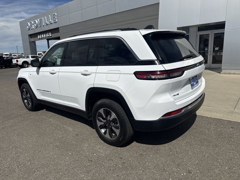 Used 2024 Jeep Grand Cherokee Limited 4xe AWD/4WD image 3