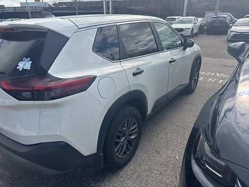 Used 2023 Nissan Rogue S AWD/4WD image 3