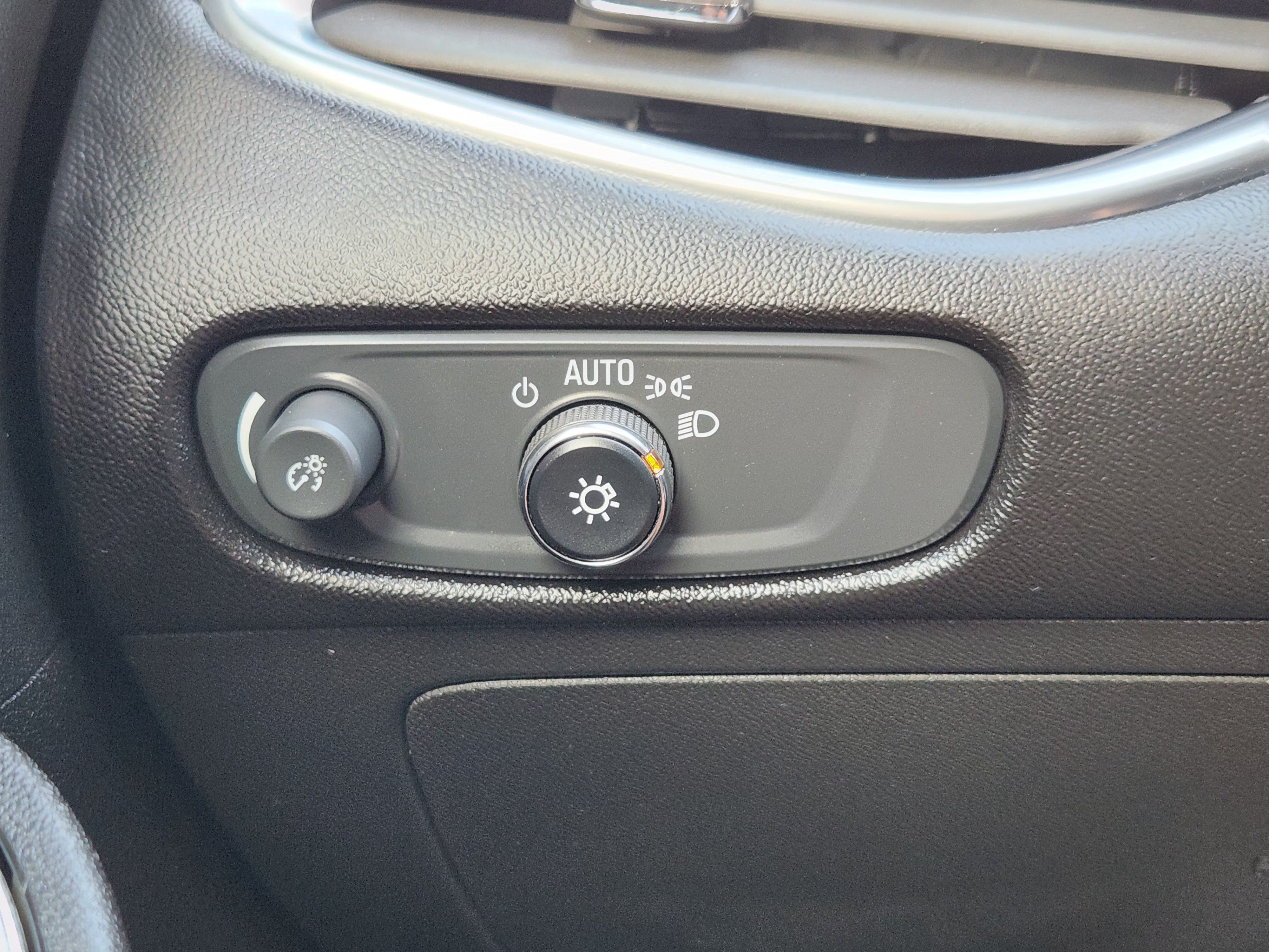 Used 2024 Chevrolet Malibu LT FWD image 22