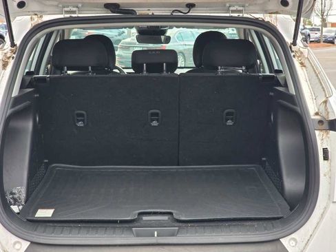 Used 2024 Hyundai Kona SE image 9