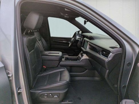 Used 2023 GMC Yukon XL Denali w/ Denali Reserve Package AWD/4WD image 32