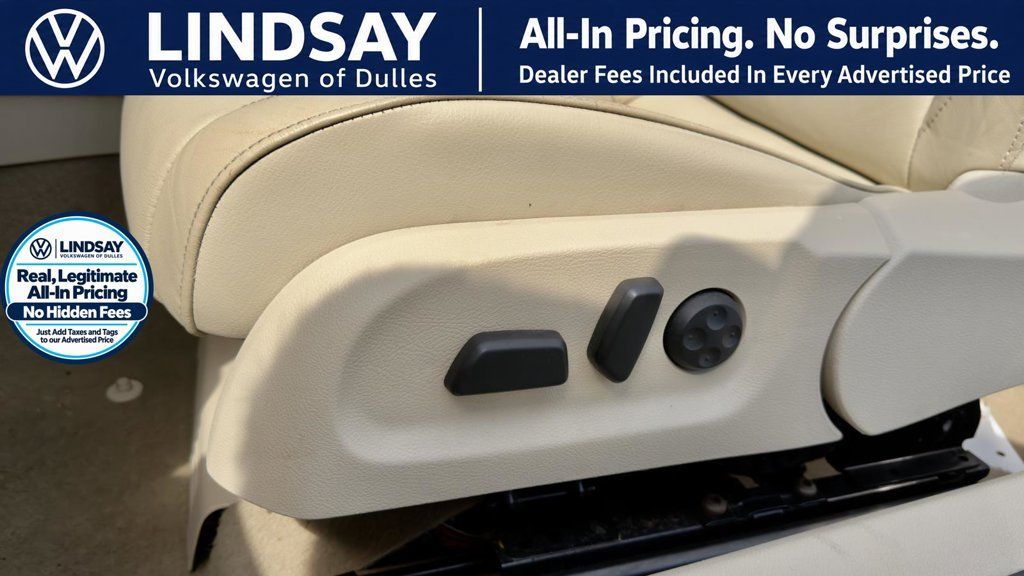 Used 2014 Volkswagen Eos Executive FWD image 23