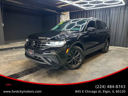 Used 2022 Volkswagen Tiguan SE image 1