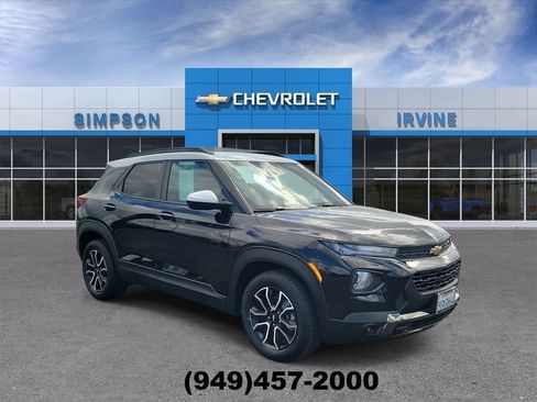 Used 2023 Chevrolet TrailBlazer ACTIV w/ Convenience Package FWD image 2
