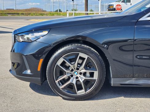 Used 2026 BMW 530i xDrive AWD/4WD image 9