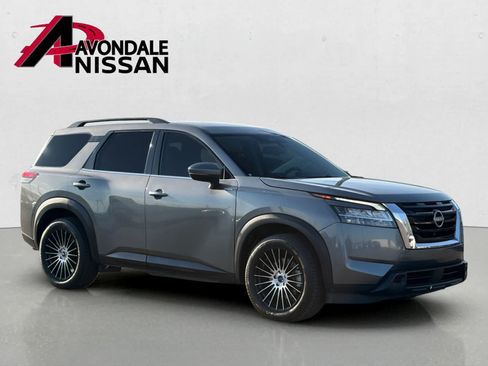 Used 2022 Nissan Pathfinder SV FWD image 8