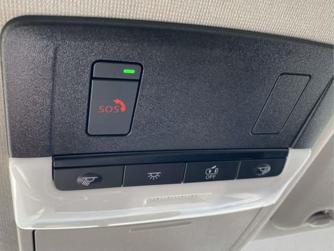 Used 2025 Nissan Sentra SV FWD image 30