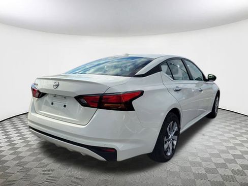 Used 2025 Nissan Altima 2.5 S image 9