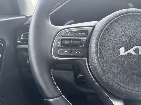 Used 2022 Kia Niro EX w/ Cold Weather Package image 34