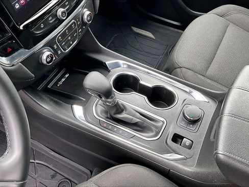 Used 2023 Chevrolet Traverse LT w/ Midnight/Sport Edition image 16