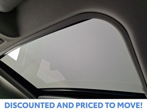 Used 2023 Toyota RAV4 XLE Premium image 16