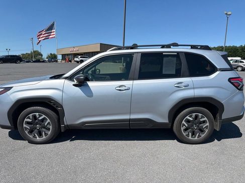 Certified 2025 Subaru Forester Premium AWD/4WD image 4