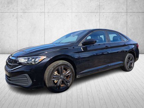 Used 2023 Volkswagen Jetta SE w/ Panoramic Sunroof Package image 9