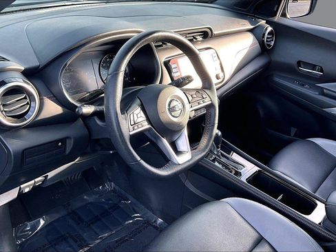 Used 2021 Nissan Kicks SR w/ SR Premium Package FWD image 14