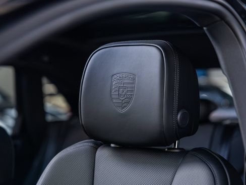 Certified 2026 Porsche Macan AWD/4WD image 40