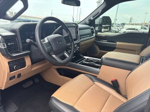 Used 2024 Ford F350 Lariat w/ Lariat Ultimate Package AWD/4WD image 8