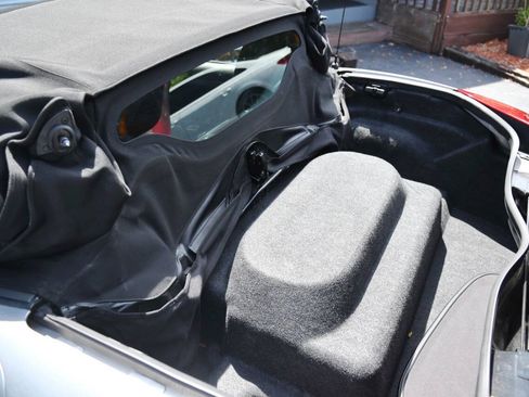 Used 2007 Pontiac Solstice Convertible w/ Premium Package RWD image 21