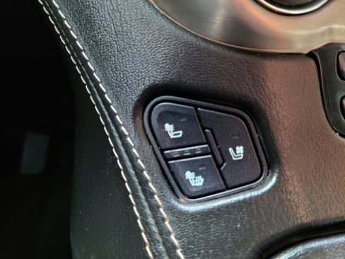 Used 2018 GMC Yukon Denali w/ Open Road Package image 14