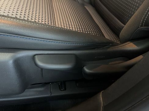 Used 2025 Chevrolet Trax LT w/ Driver Confidence Package image 20