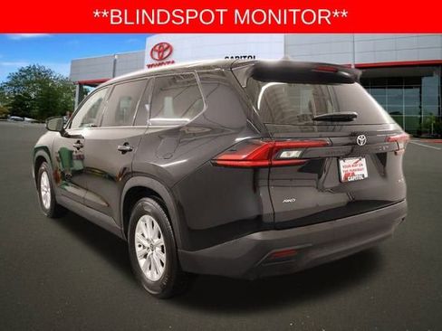 Used 2025 Toyota Grand Highlander AWD image 6