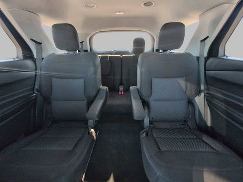 Used 2022 Ford Explorer XLT image 10